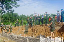Quân khu kiểm tra, động viên bộ đội Lữ đoàn 382 làm công tác dân vận